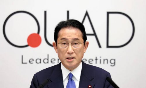 Thủ tướng Nhật phải sơ tán sau vụ nổ nghi ám sát tại địa điểm ngoài trời nơi ông có bài phát biểu