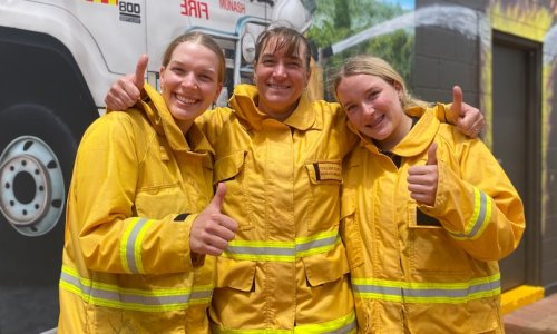 Gặp gỡ gia đình tình nguyện viên cứu hỏa cũng như những quan niệm sai lầm xung quanh việc phụ nữ đi làm lính cứu hỏa.