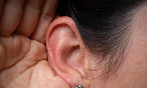 Sự cố cấy ghép ốc tai điện tử tại Bệnh viện Phụ nữ và Trẻ em dẫn đến thêm 75 khoản bồi thường chiếu cố