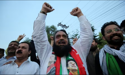 Cựu Thủ tướng Pakistan được thả: Tòa án phán quyết vụ bắt giữ là 'bất hợp pháp'