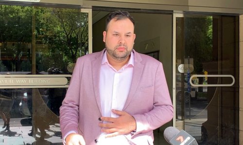 Nicholas Athans, từng là DJ ở Adelaide, bị nhiều cáo buộc mới vì tội phạm tình dục trẻ em.