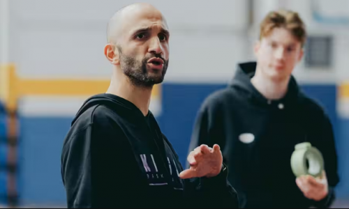 Đội bóng rổ Sydney Kings chào đón huấn luyện viên Hồi giáo đầu tiên