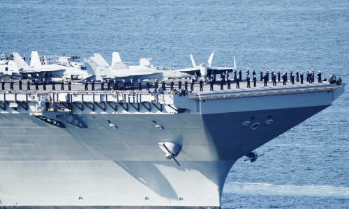 Hoa Kỳ điều hàng không mẫu hạm tới gần Israel