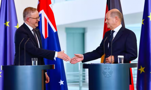 Úc cung cấp phương tiện quân sự cho Đức, thủ tướng Albanese tham dự hội nghị thượng đỉnh NATO