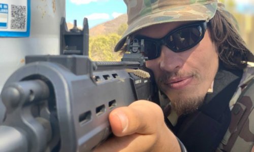 Sau các vụ nổ súng nơi công cộng, Cảnh Sát Nam Úc tuyên bố súng đồ chơi bắn đạn thạch là loại súng cải trang.