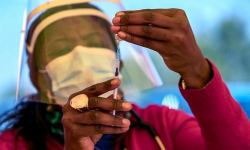 Các cường quốc G7 cam kết hiến tặng 1 tỷ liều vắc-xin cho các nước nghèo