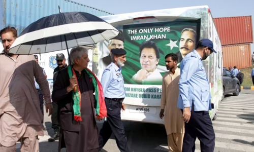 Việc bắt giữ ông Imran Khan dấy lên các cuộc bạo động trên khắp Pakistan