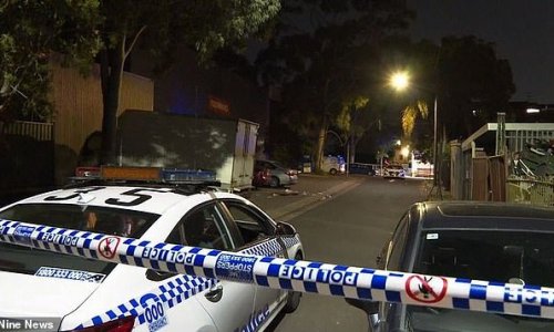 Một thanh niên Sydney bị trọng thương vì phát súng bắn vào ngực.