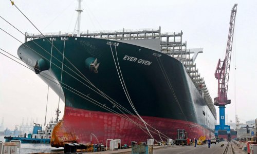 Tàu chở thùng container Ever Given bị kẹt ở kên đào Suez hồi tháng 3 bây giờ ra sao?