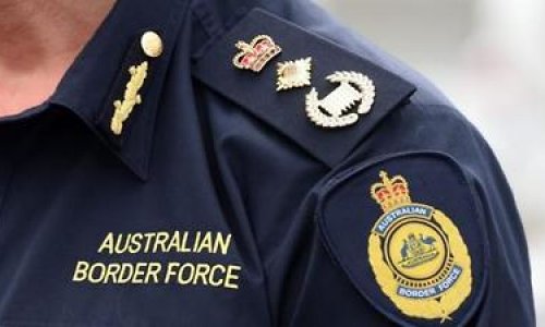 Cẩn thận khi mang túi xách “nhái” nhập cảnh Úc
