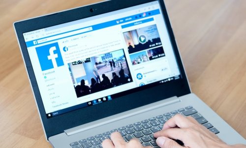 Úc ‘thách’ Facebook cấm chia sẻ tin tức