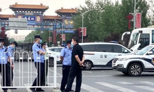 Bắc Kinh khuyến cáo người dân không rời thành phố, đóng cửa trường học chống dịch