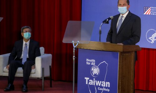 Điểm tin thế giới sáng 12/8: Ông Azar ám chỉ sẽ không có dịch Covid nếu Đài Loan là Trung Quốc; Ông Biden ‘chọn xong’ phó tổng thống