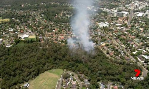 Lính Cứu hỏa Tiểu bang NSW chiến đấu với 60 đám cháy
