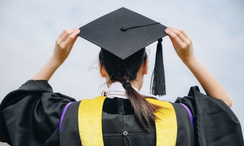 Quốc gia tự mãn: Úc và Thế kỷ Á châu.