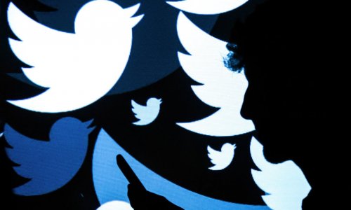 Sự công kích của Twitter và Facebook đối với quyền tự do báo chí
