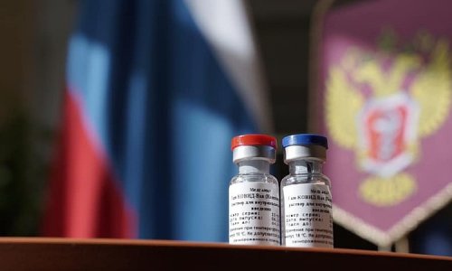 Khảo sát: Phần lớn người dân Nga không muốn tiêm vaccine Sputnik V của Tổng thống Putin