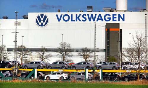 Volkswagen đối mặt với bồi thường 30 triệu USD vì vi phạm lao động tại Brazil.