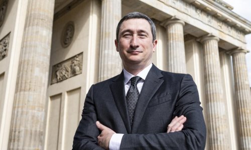 Tham nhũng giữa thời chiến: Ukraine đối mặt với kẻ thù từ bên trong
