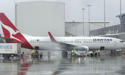 Hãng hàng không Qantas yêu cầu tất cả nhân viên tuyến đầu phải tiêm chủng