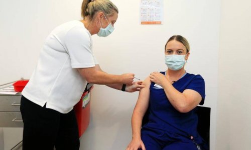 Mũi vắc-xin COVID đầu tiên ở tiểu bang Victoria