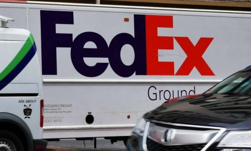 Walmart, FedEx, UPS hoạt động 24/7 để giải quyết các vấn đề về nguồn cung