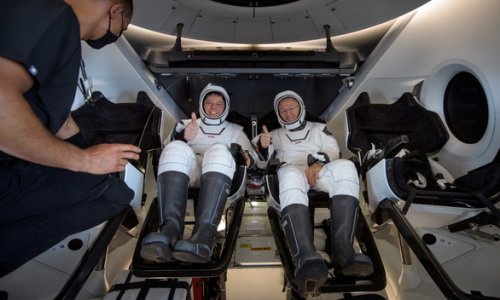 Tàu vũ trụ Crew Dragon của SpaceX đáp thành công trên biển