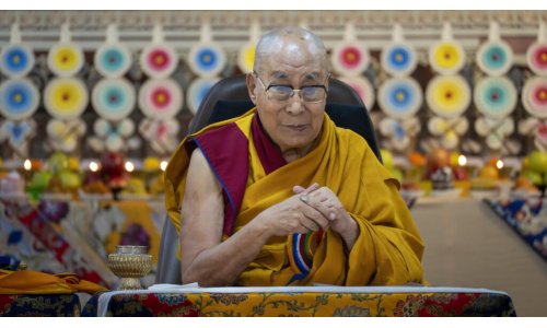 Trung Quốc vô thần muốn thách thức truyền thống tái sinh trong Phật giáo Tây Tạng