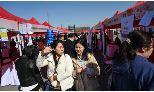 Trung Quốc lo ngại về tình trạng mất việc làm liên quan đến AI