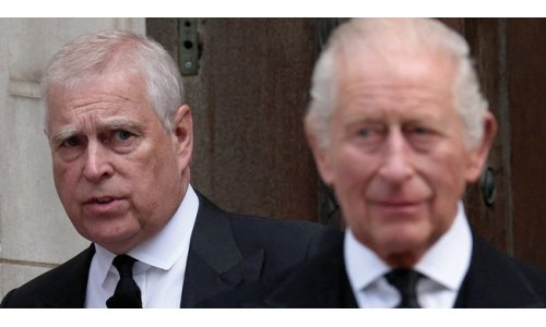 ANH LÀM VUA ĐƯỢC QUYỀN TƯỚC BỎ DANH VỊ “HOÀNG TỬ” CỦA EM ?  Tước hiệu không dính vào da thịt của con vua, cháu chúa Ăng-lê