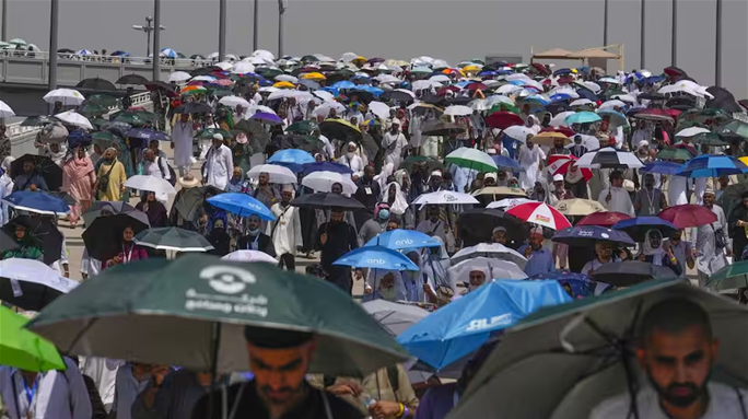 Hơn một ngàn người chết trong cuộc hành hương về Mecca vì nắng nóng