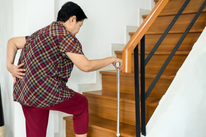 Có bằng chứng y học rõ ràng: - Quý bà nên giữ cho mình không còng lưng để tăng tuổi thọ