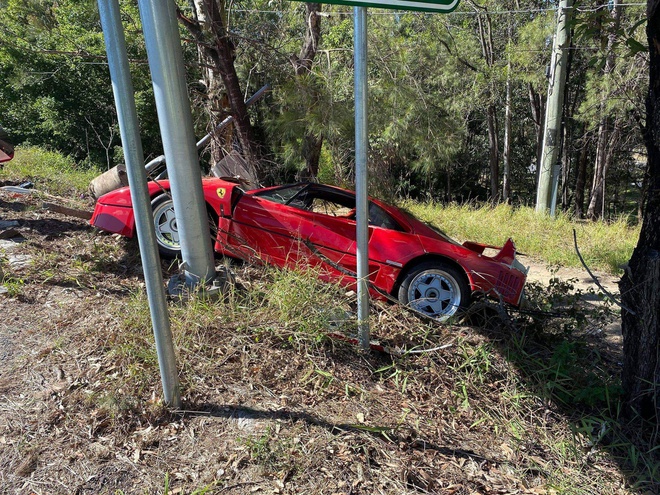 Siêu xe hàng hiếm giá triệu USD của Ferrari gặp nạn tại Úc.