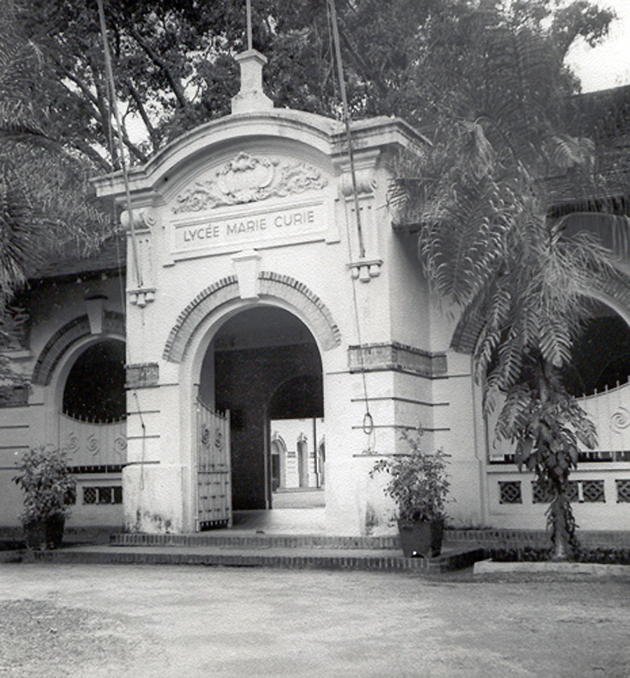 Hình ảnh của những ngôi trường nổi tiếng nhất Sài Gòn xưa – Phần 2: Những trường nữ sinh: Gia Long, Nguyễn Bá Tòng và Marie Curie