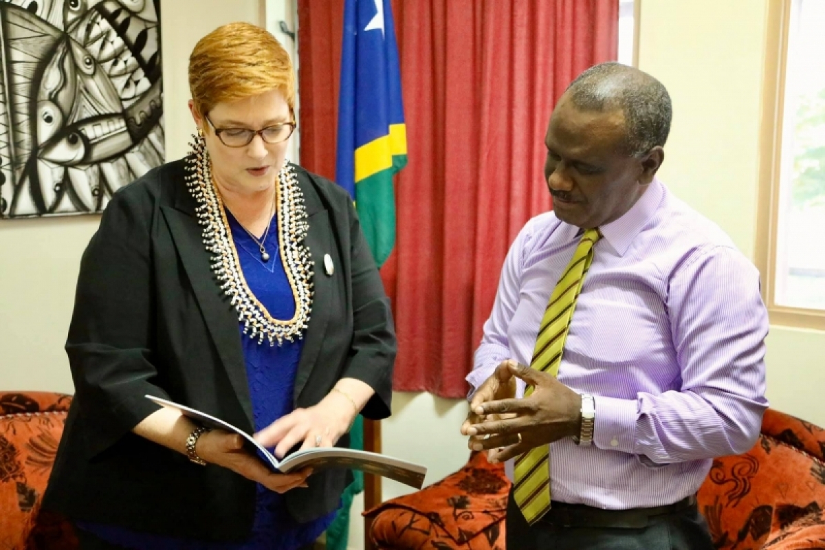 Ngoại trưởng Úc gặp Ngoại trưởng Solomon tìm giải pháp giảm căng thẳng