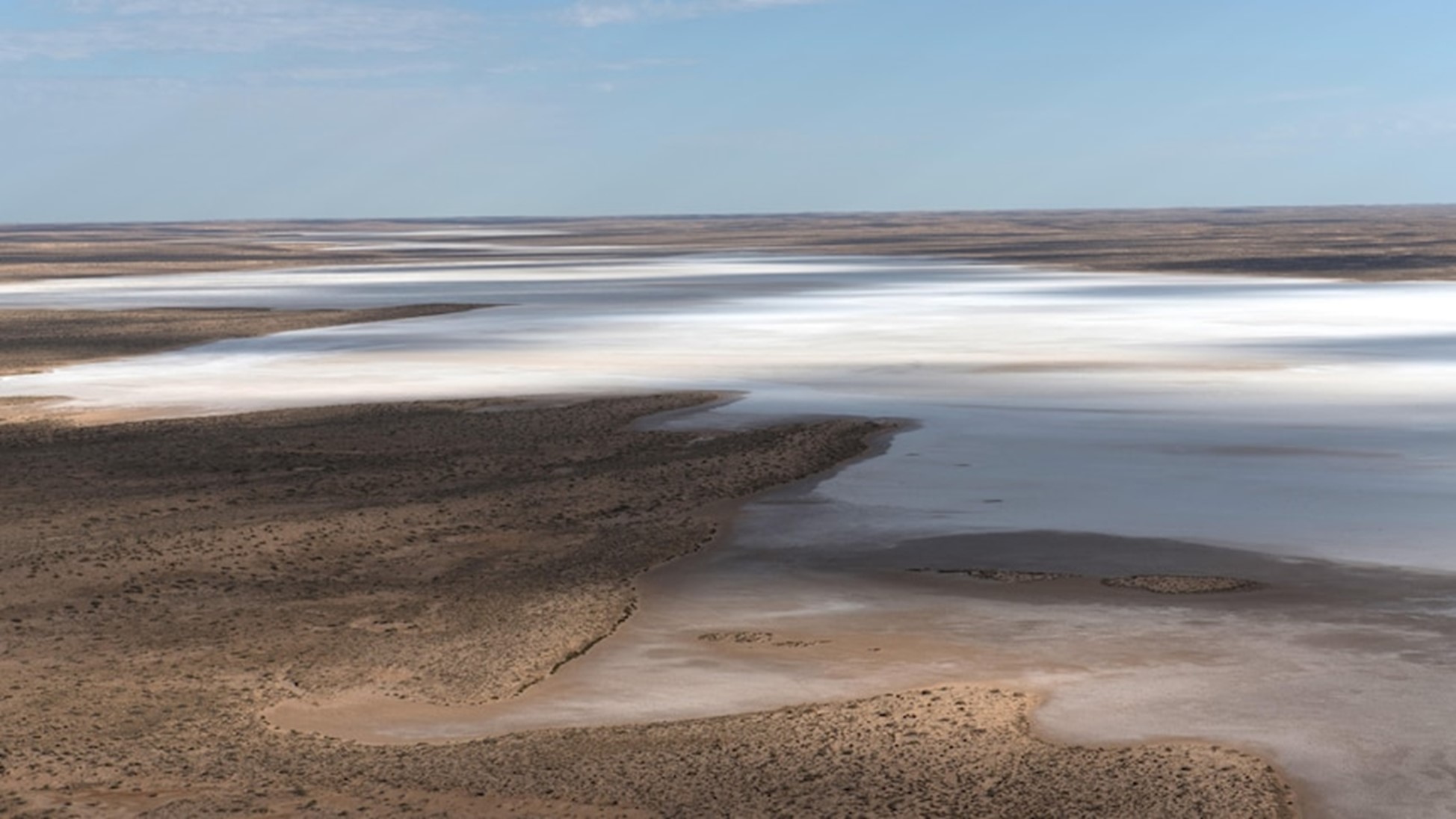 Hồ nội lưu Kati Thanda-Lake Eyre chuẩn bị đón nhận lượng nước đổ vào lớn nhất trong ít nhất 15 năm qua.