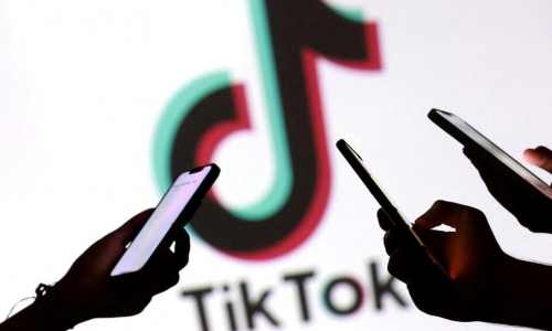 Pháp đề xướng cấm trẻ dưới 15 tuổi xử dụng mạng xã hội TikTok – « một đại dương rác thải »