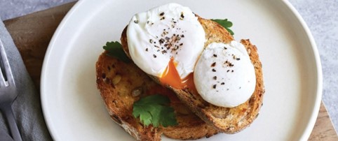 Đâu là thực phẩm “lành mạnh” mà người cao tuổi không nên ăn, ngoại trừ trứng?