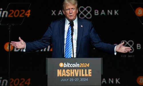 Hoa Kỳ lần đầu tiên thông qua luật về tiền điện tử, Trump bị chỉ trích trục lợi