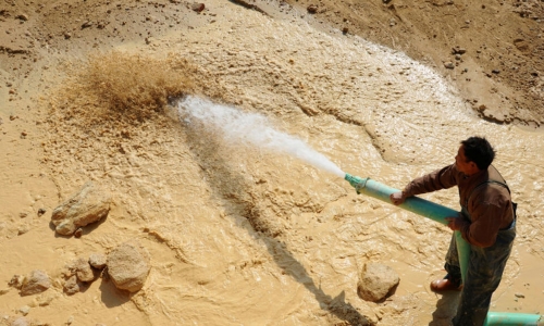 Trung Quốc xác nhận lại cho phép xuất cảng sang Mỹ ba kim loại hiếm