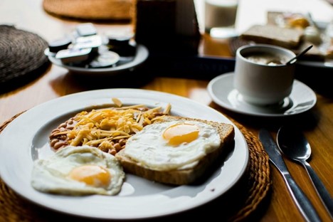 Bỏ ăn sáng có thực sự giúp giảm cân?