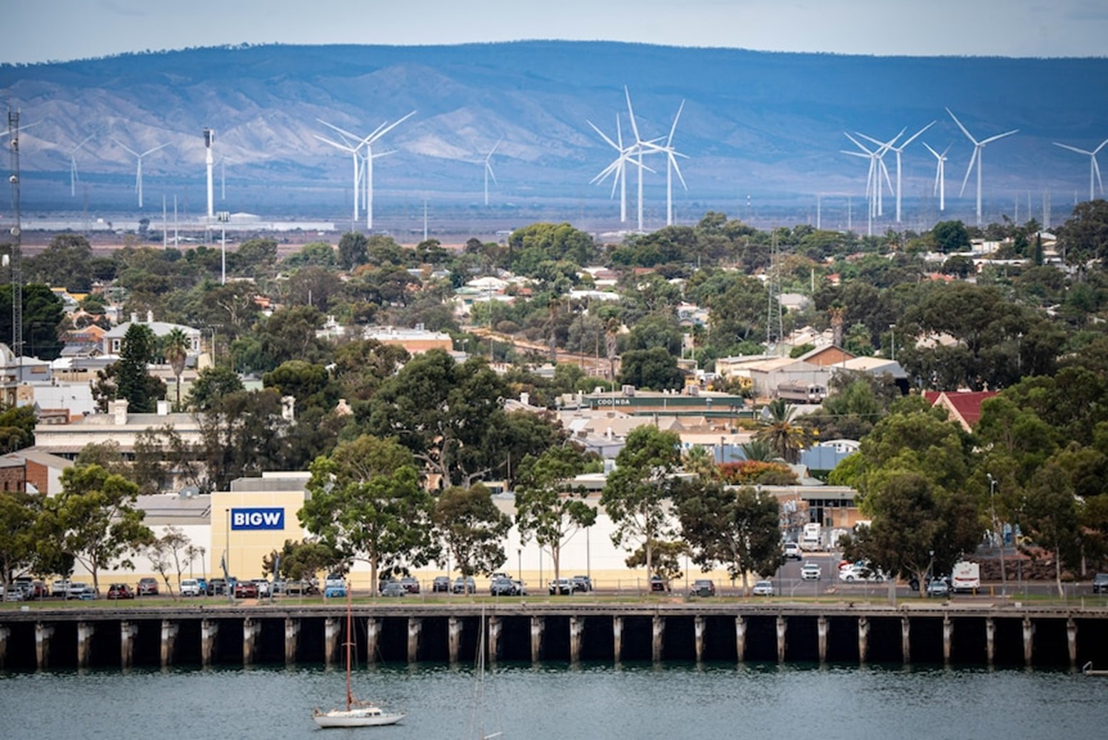 Kế hoạch năng lượng nguyên tử không còn trong chương trình nghị sự của đô thị Port Augusta, và dân địa phương chuyển sang năng lượng tái tạo và khai thác khoáng sản.