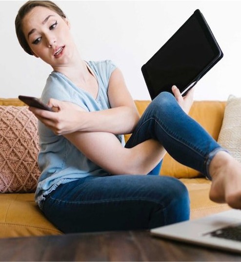 Một thân gánh hai việc và phụ nữ chiếm đa số để đối phó với mức sinh hoạt gia tăng 