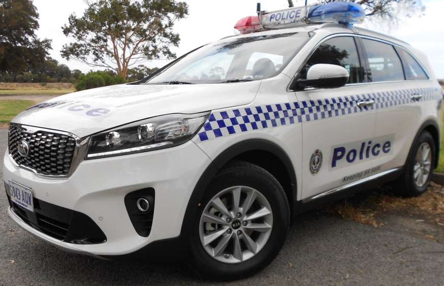 Hai cậu trai, 16 và 19 tuổi, bị đâm ngay tại khu trung tâm thương mại thành phố Adelaide