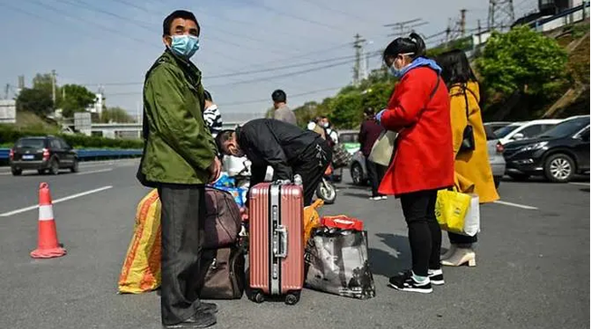 Hàng chục ngàn người rời Vũ Hán khi lệnh phong tỏa được dỡ bỏ