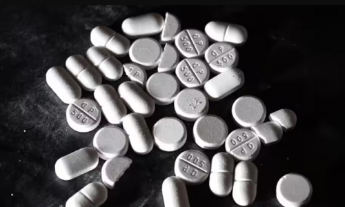 Hộp thuốc paracetamol được thu nhỏ như một biện pháp an toàn