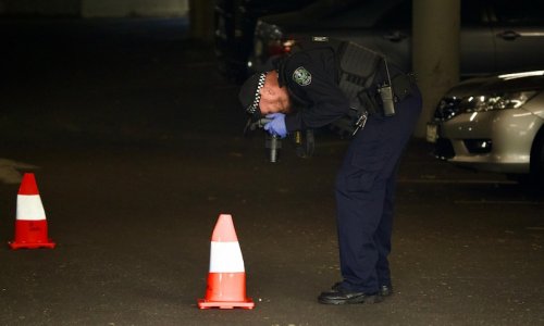 Adelaide: Cảnh sát điều tra vụ nổ súng vào người đàn ông và phụ nữ trong bãi đậu xe ngầm ở Wayville