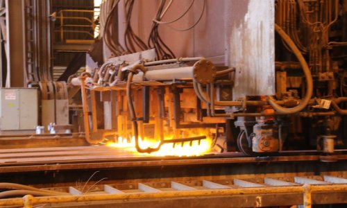 Sau nhiều tháng ngừng hoạt động và gây bất ổn cho công nhân, nhà máy sản xuất thép ở Whyalla đã hoạt động lại.
