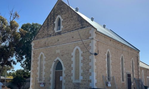 Nhà thờ Baptist cũ ở thị trấn Laura, vùng Mid North tiểu bang Nam Úc, sẽ được cách tân làm thành nhà máy nấu bia vào cuối năm nay.