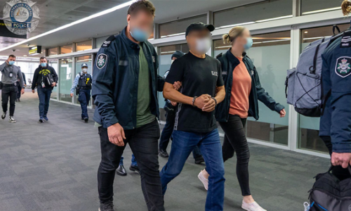 Cảnh sát Liên bang Úc dẫn độ thành viên cấp cao của băng nhóm tội phạm đến Úc
